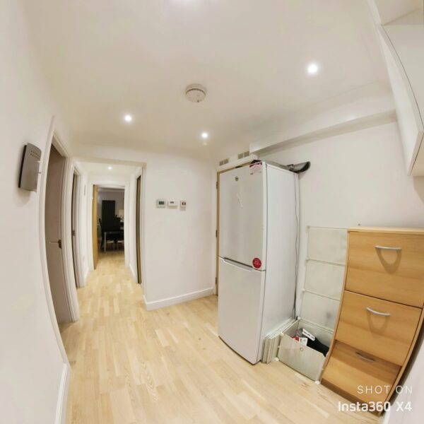 2 Bed Flat FOR SALE Blenheim Court