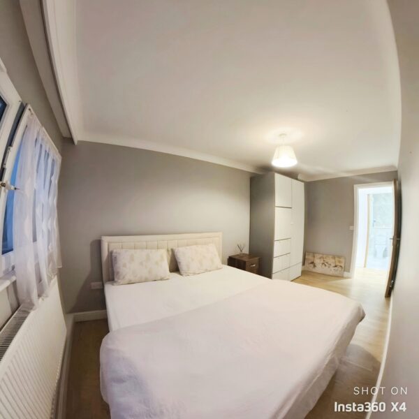 2 Bed Flat FOR SALE Blenheim Court