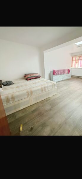 Spacious 4-Bedroom Terraced House to Let IG6