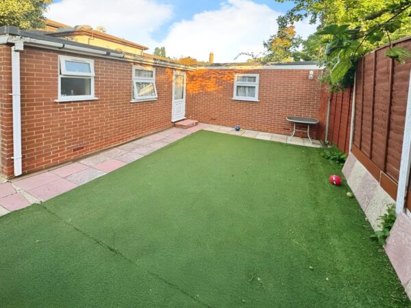 Outbuilding For Sale, IG1