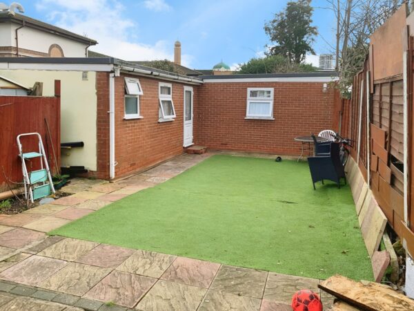 3 Bedroom House For Sale IG1