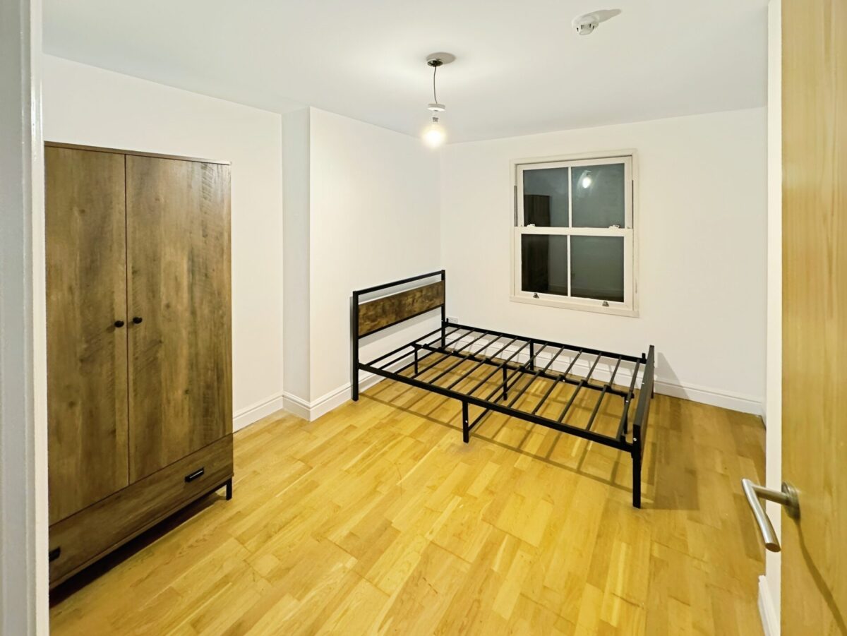 1-Bedroom Flat for Rent   E14