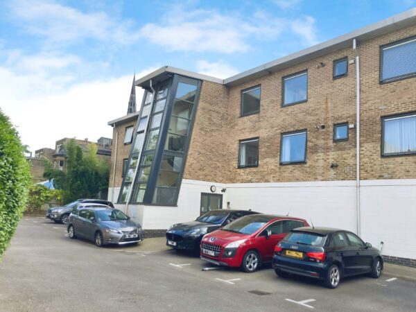 3 Bed Ground Floor Flat SE22