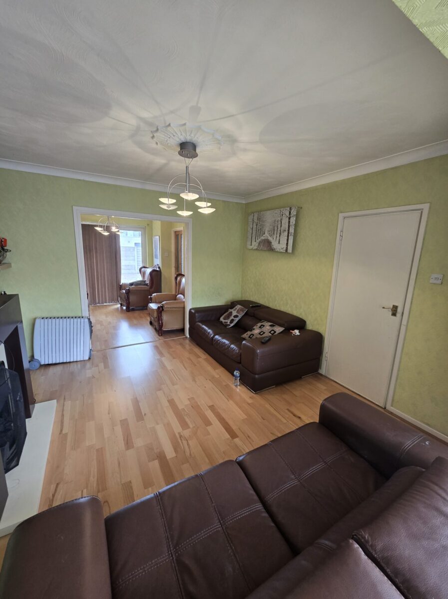 Massive 3 Bedroom House IG11