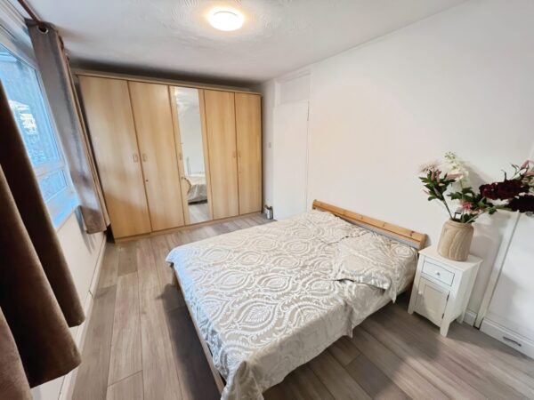 3 Bed Marionette Shoreditch, E2