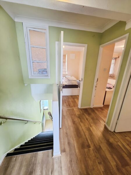 Massive 3 Bedroom House IG11