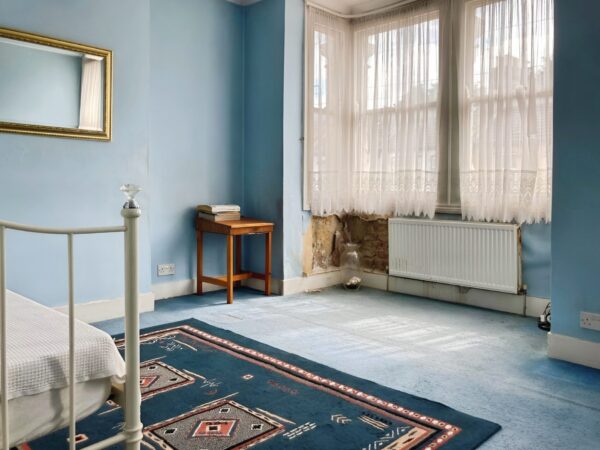 One-Bedroom First Floor Flat in Barking