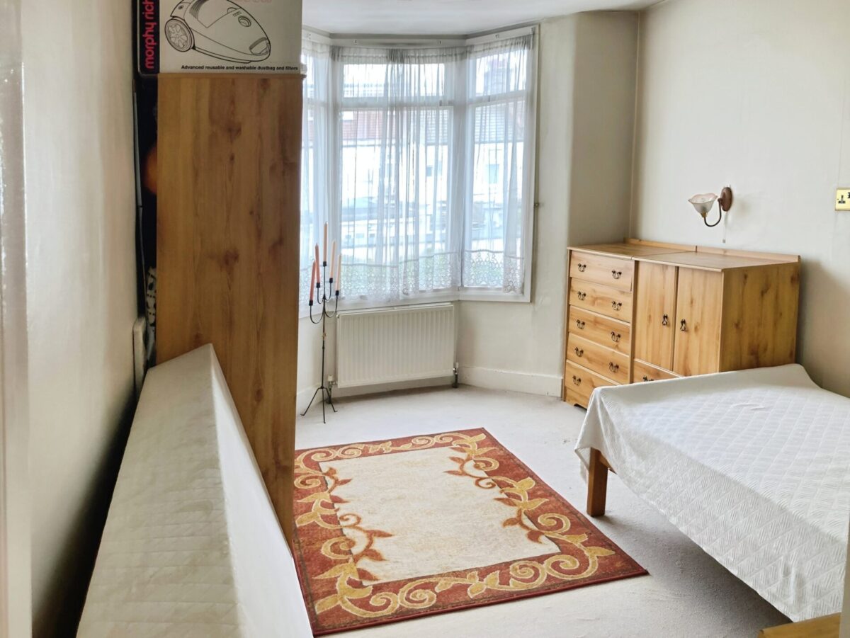 One-Bedroom First Floor Flat in Barking