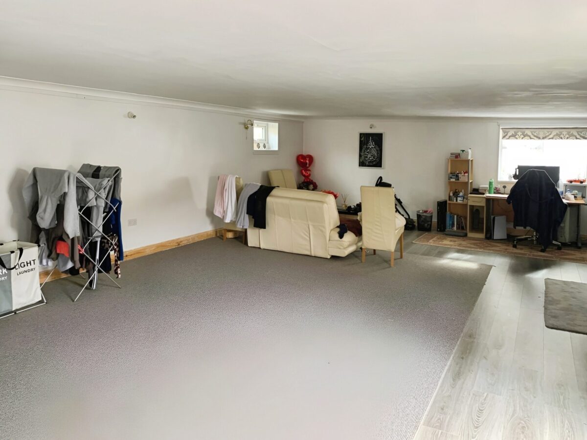 3 Bedroom House For Sale IG1