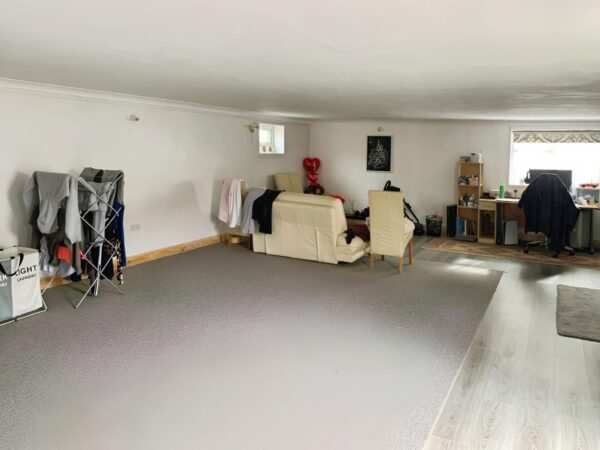 3 Bedroom House For Sale IG1