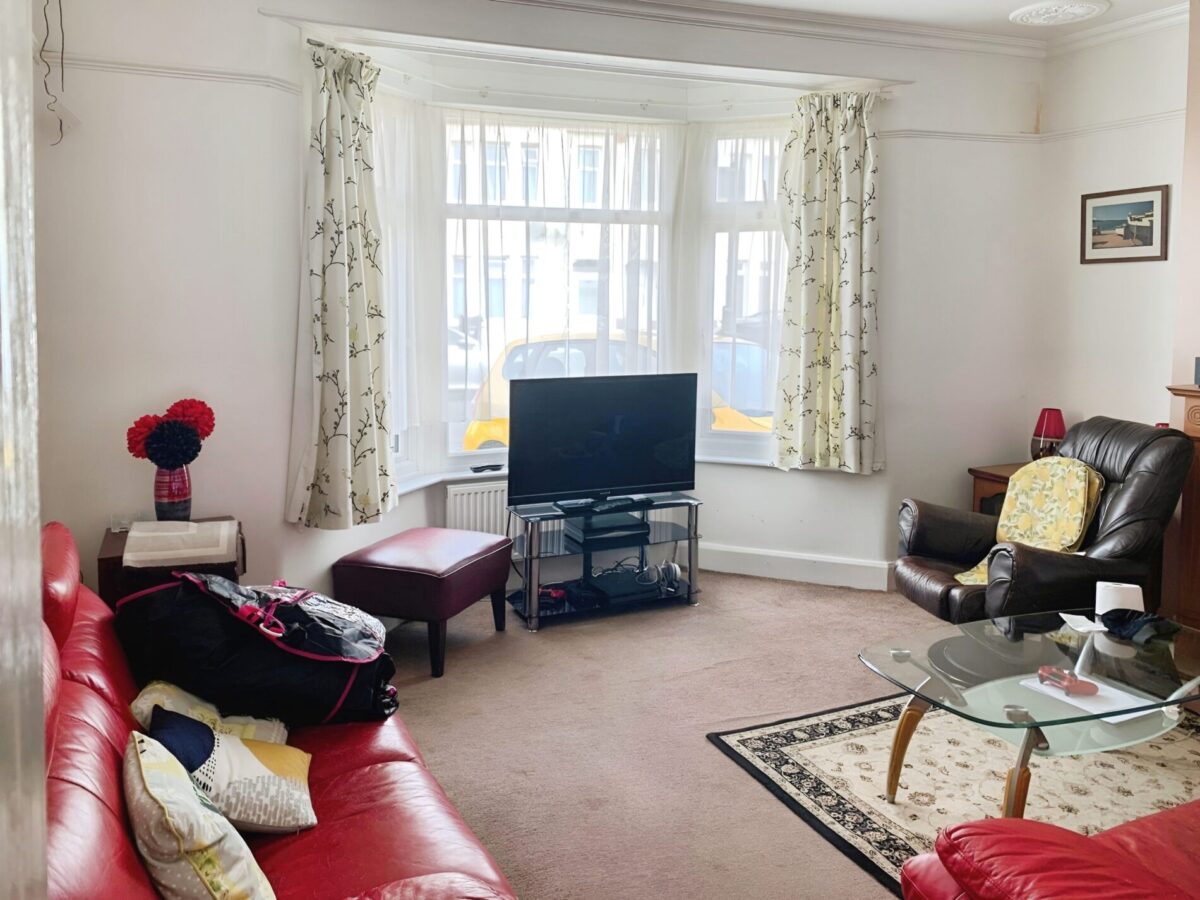 3 Bedroom House For Sale IG1