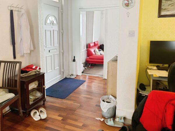 3 Bedroom House For Sale IG1