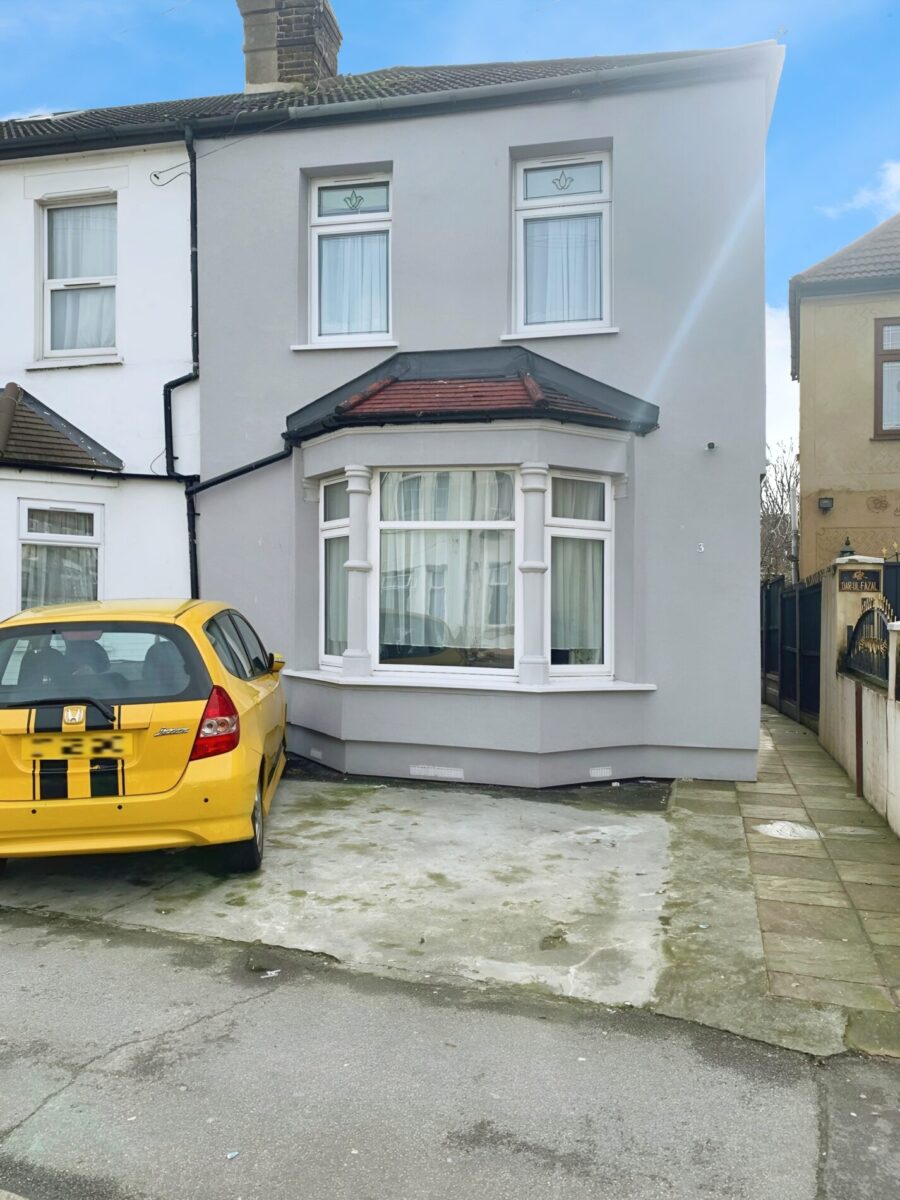 3 Bedroom House For Sale IG1