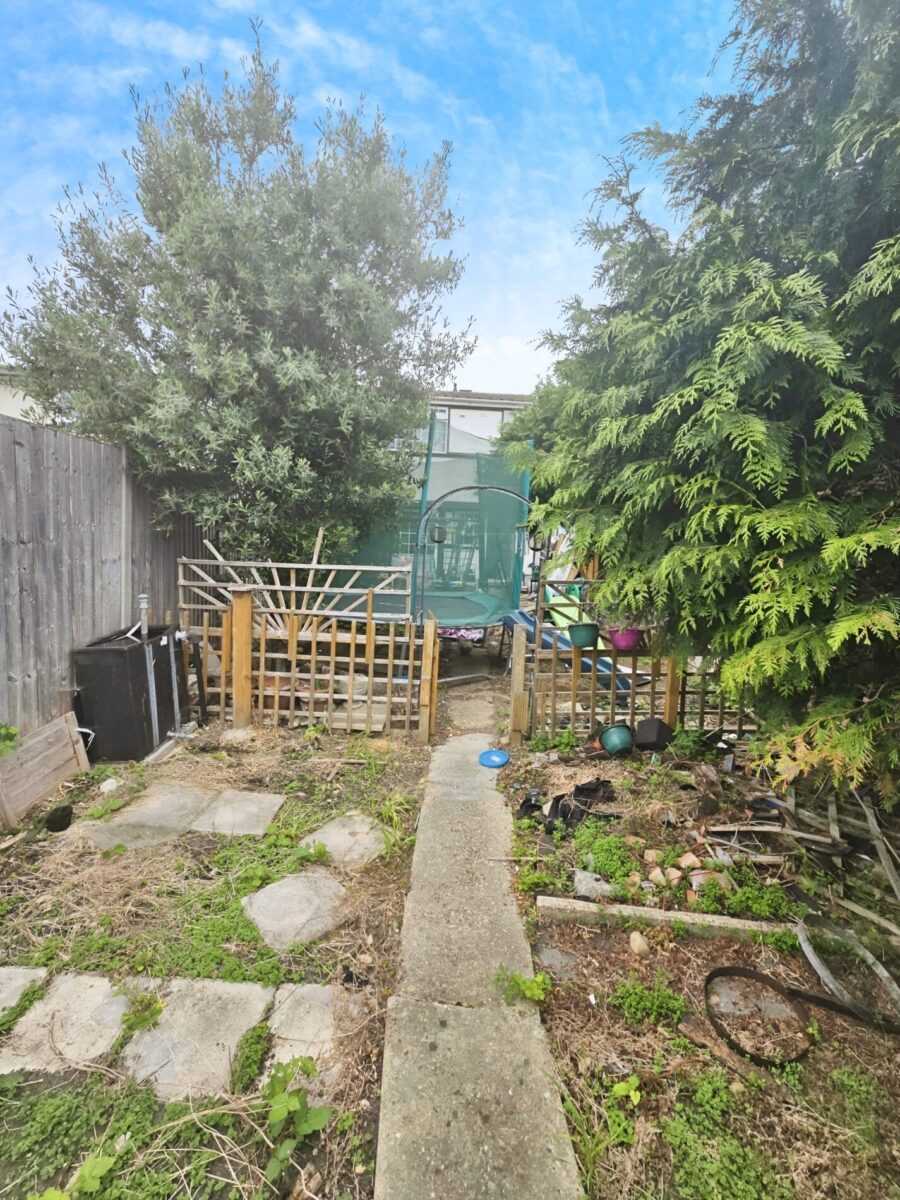 3 Bed House For Sale – Barking IG11