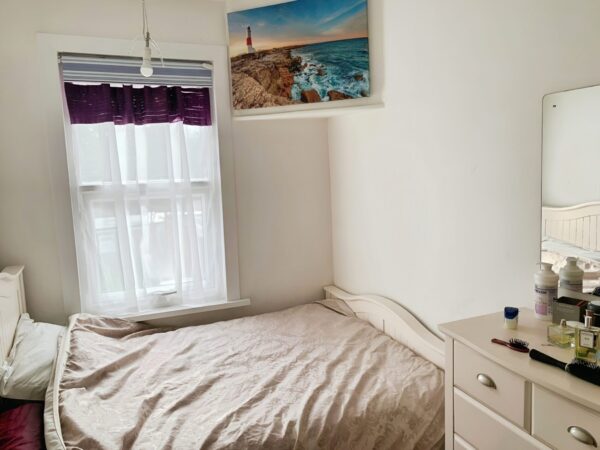 3 Bedroom House For Sale IG1