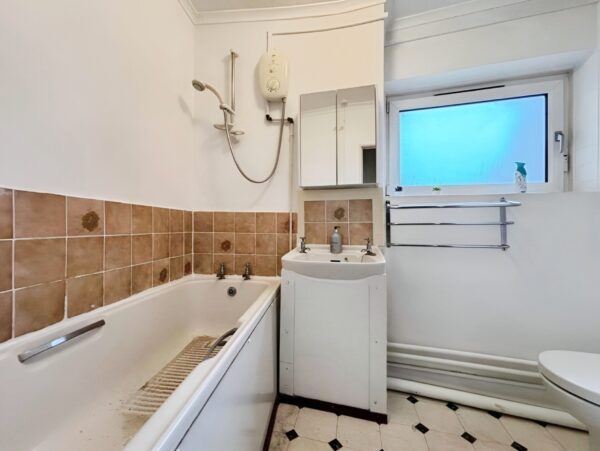 2 Bedroom Flat To Let Barking, IG11