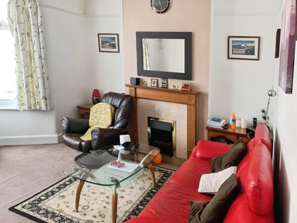 3 Bedroom House For Sale IG1