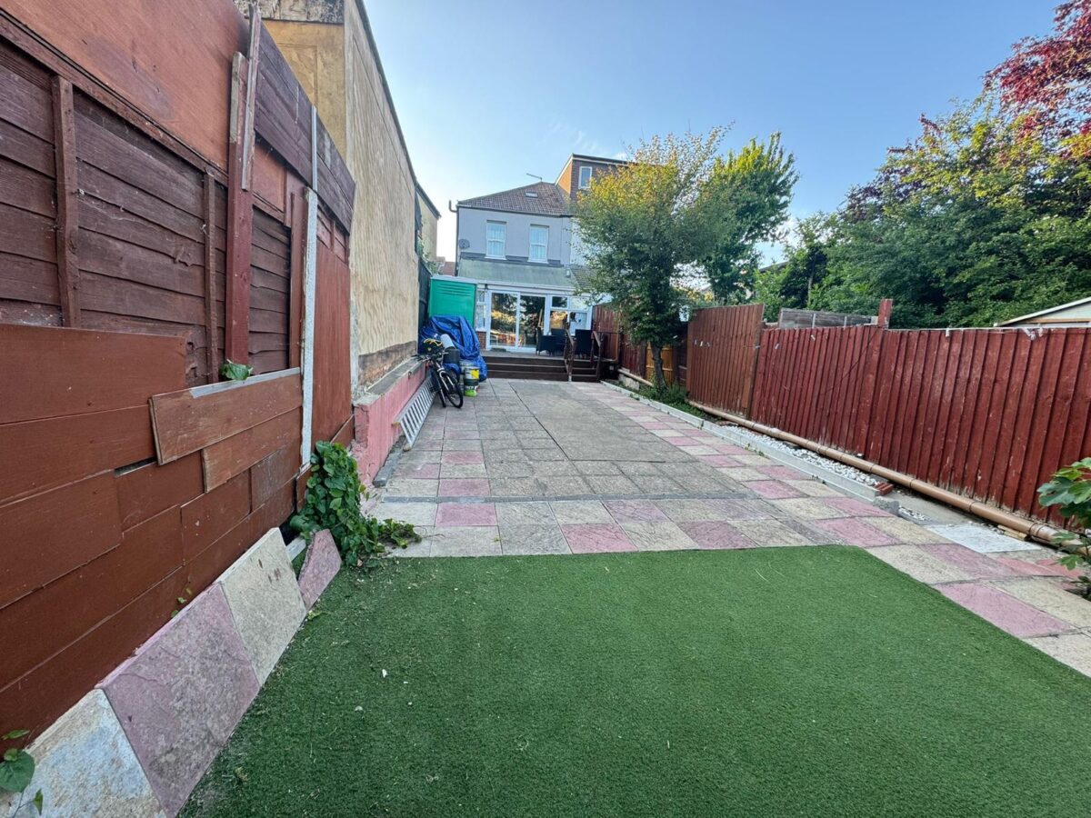 Spacious 3-Bedroom Semi-Detached Home, Ilford