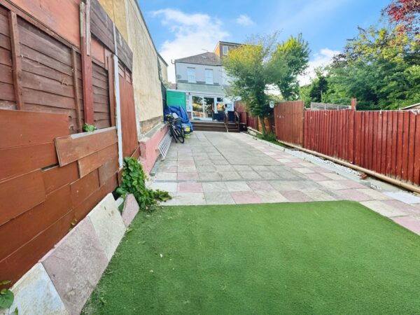 Outbuilding For Sale, IG1
