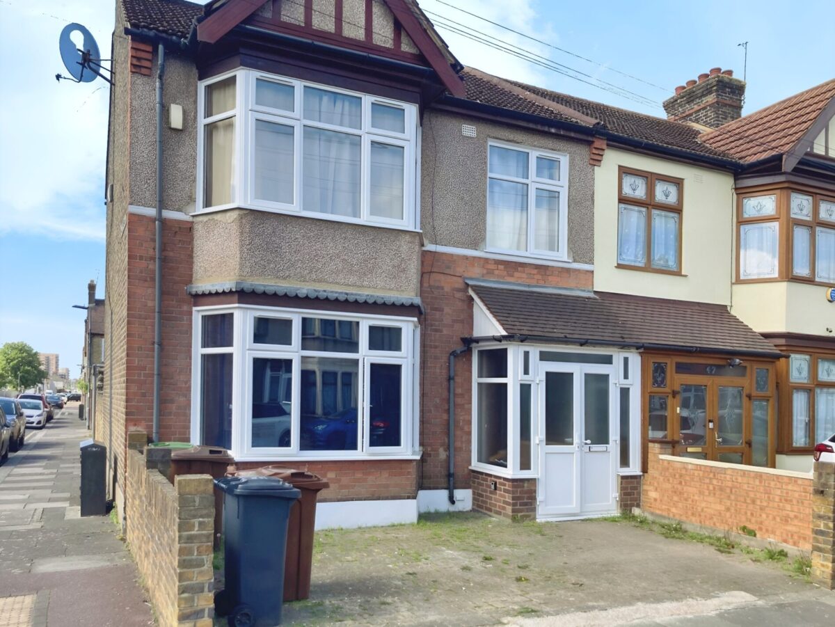 4-Bedroom House Barking, IG11