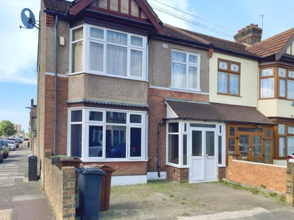 4-Bedroom House Barking, IG11