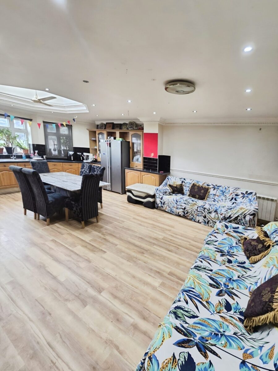 Six-Bedroom Residence on Stratton Drive IG11