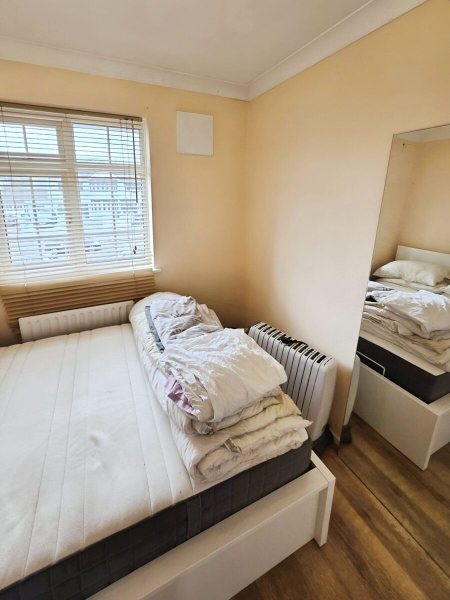 Massive 3 Bedroom House IG11