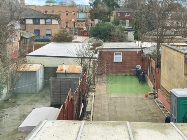 3 Bedroom House For Sale IG1