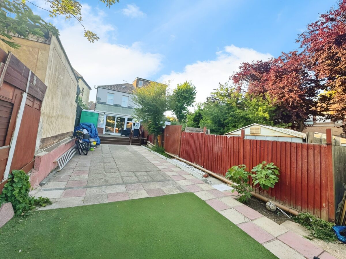 Outbuilding For Sale, IG1