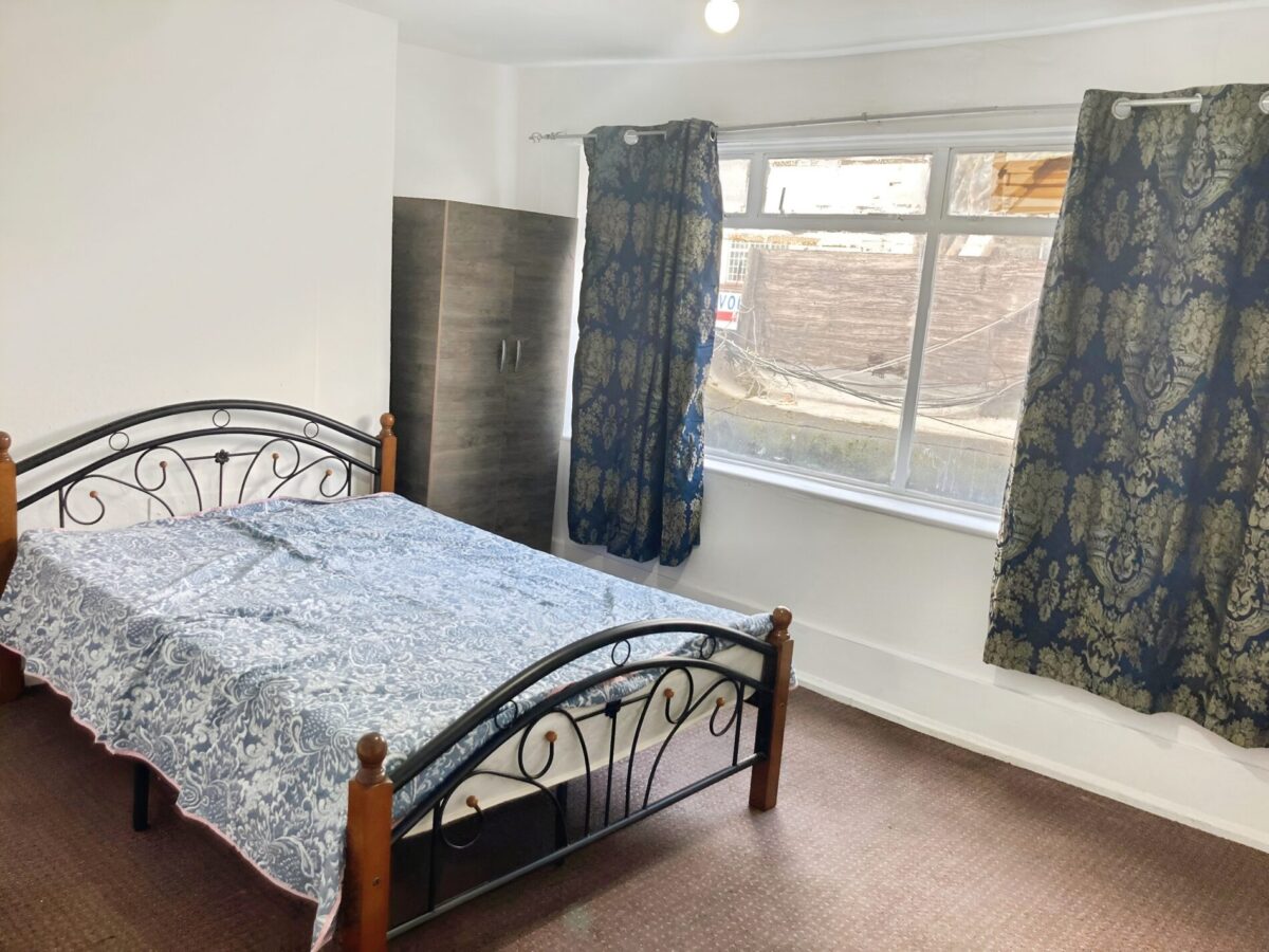 One-Bedroom Flat Available to Rent, Plaistow
