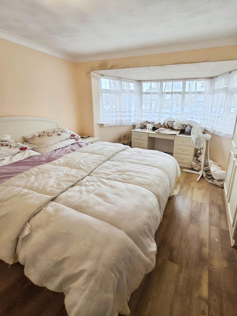 Massive 3 Bedroom House IG11