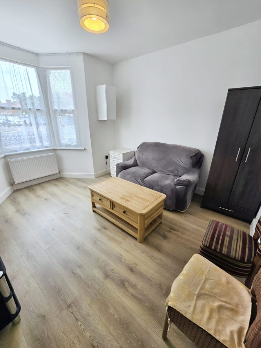 2-Bedroom House For Rent Barking, IG11