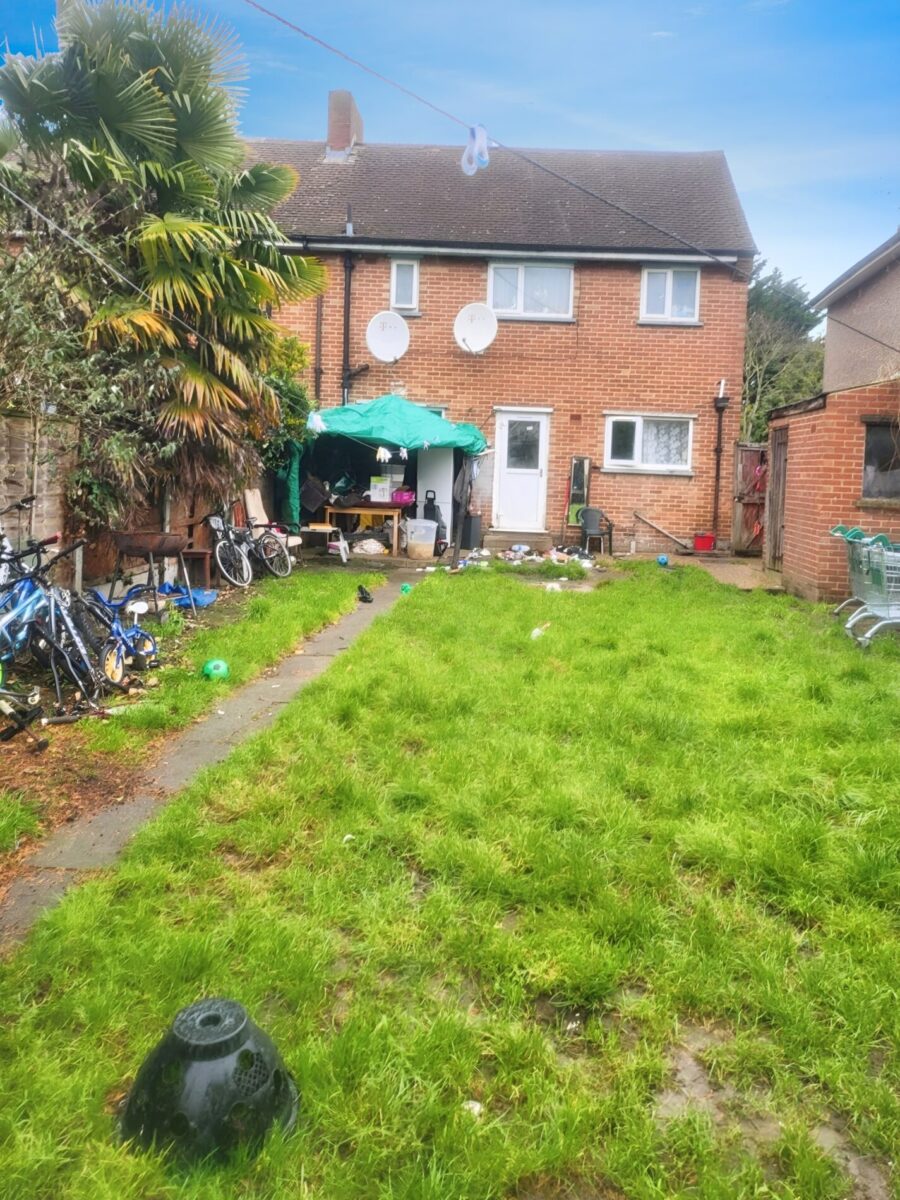2 Bed House For Sale Romford, RM7