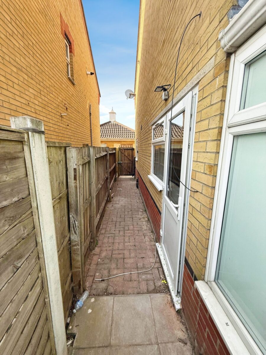 3-Bedroom House for Rent, IG1