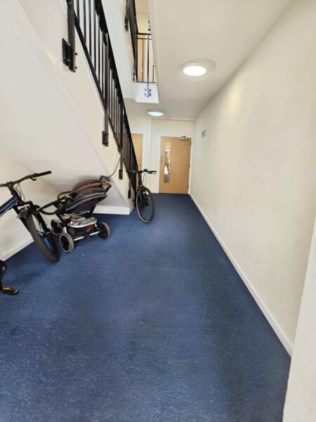 One-bedroom flat For Sale, Ilford, IG3
