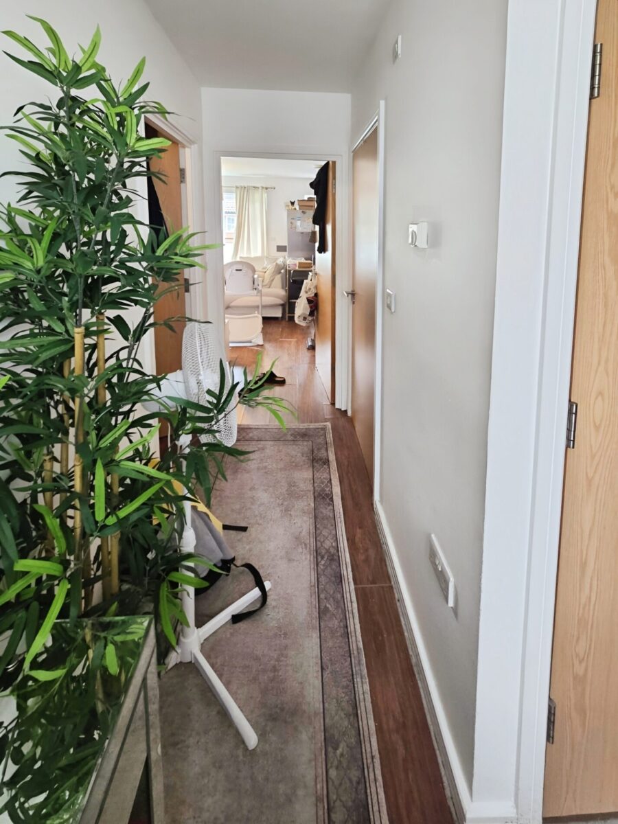 One-bedroom flat For Sale, Ilford, IG3