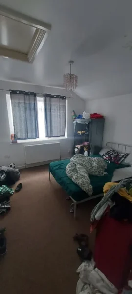 Butcher Shop with 2-Bedroom Flat, IG11