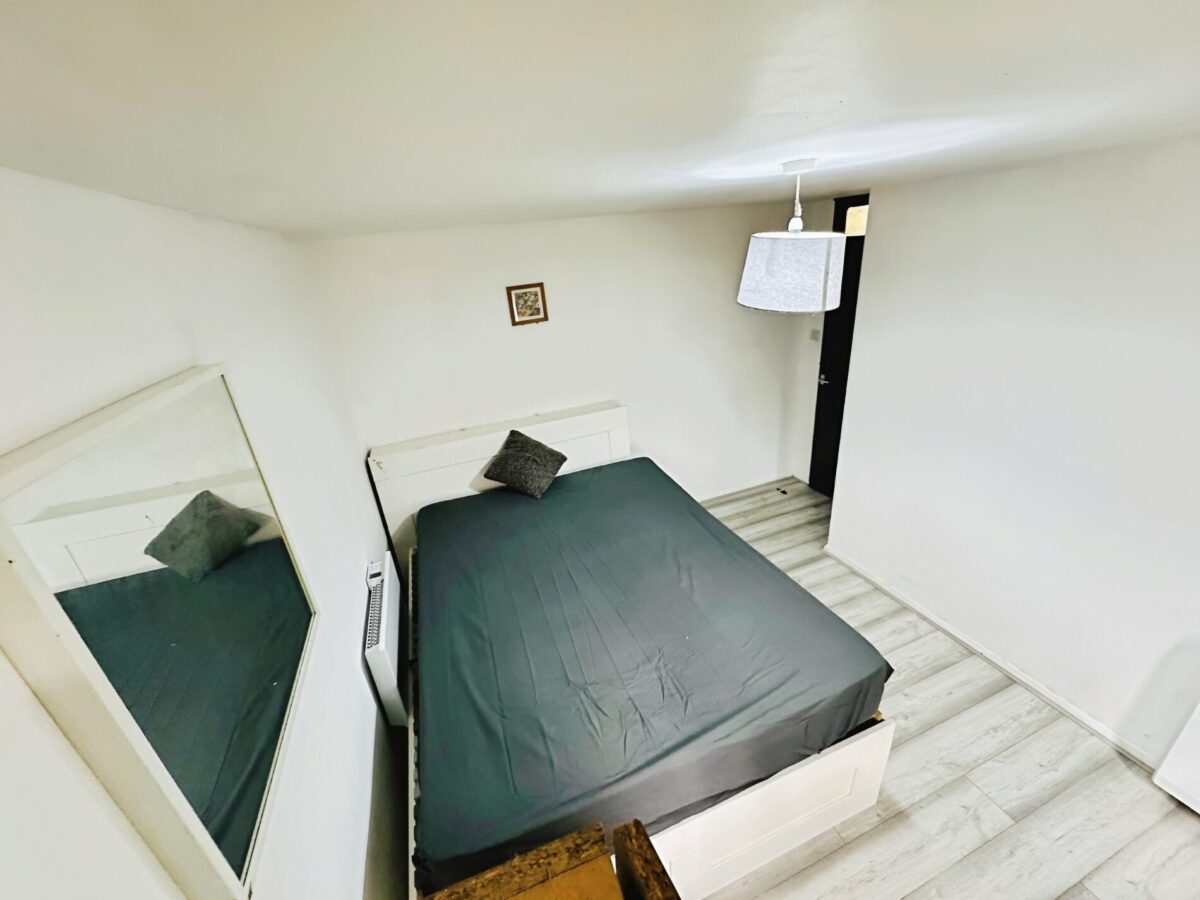 2 Bed Flat For Sale, IG11