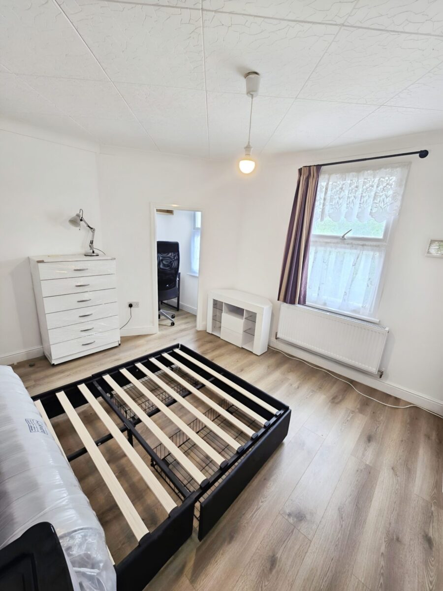 2-Bedroom House For Rent Barking, IG11