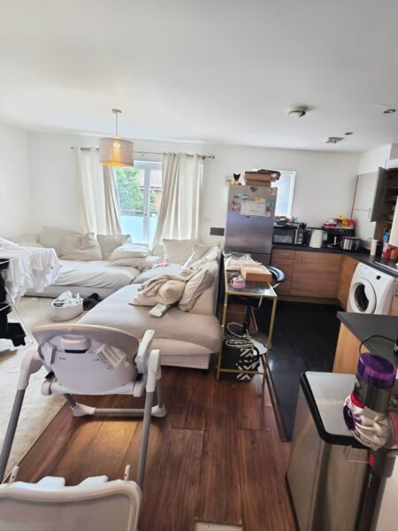 One-bedroom flat For Sale, Ilford, IG3