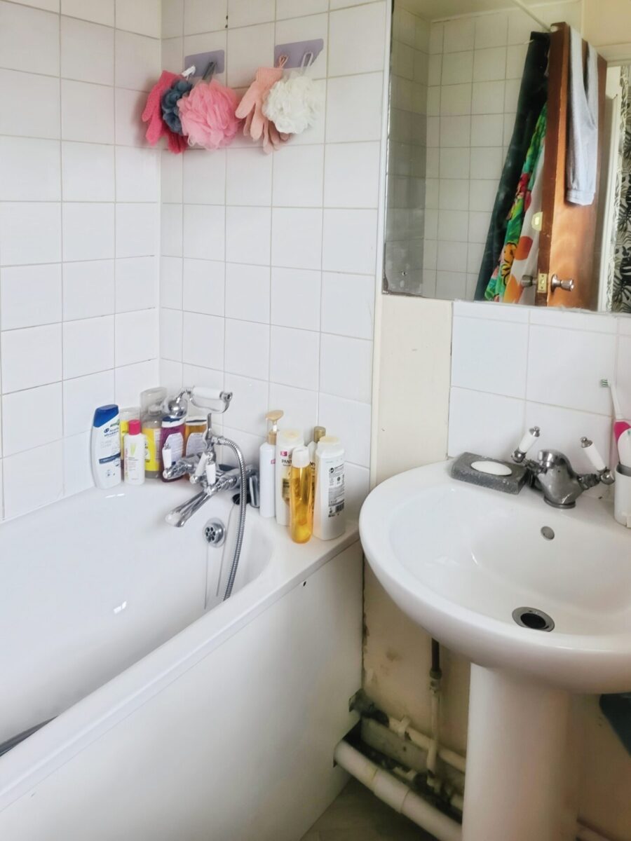 2 Bed House For Sale Romford, RM7