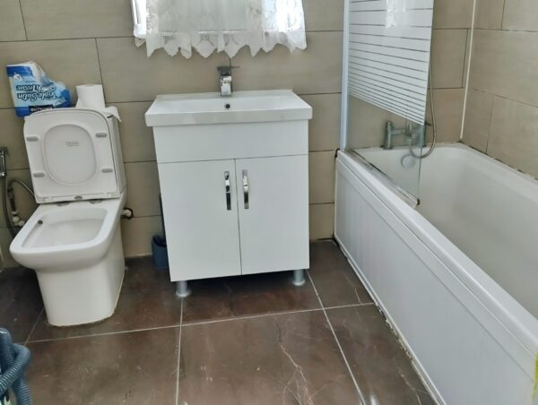Four-Bedroom Flat  for Rent, Ilford IG1