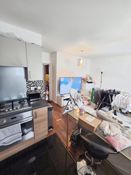 One-bedroom flat For Sale, Ilford, IG3