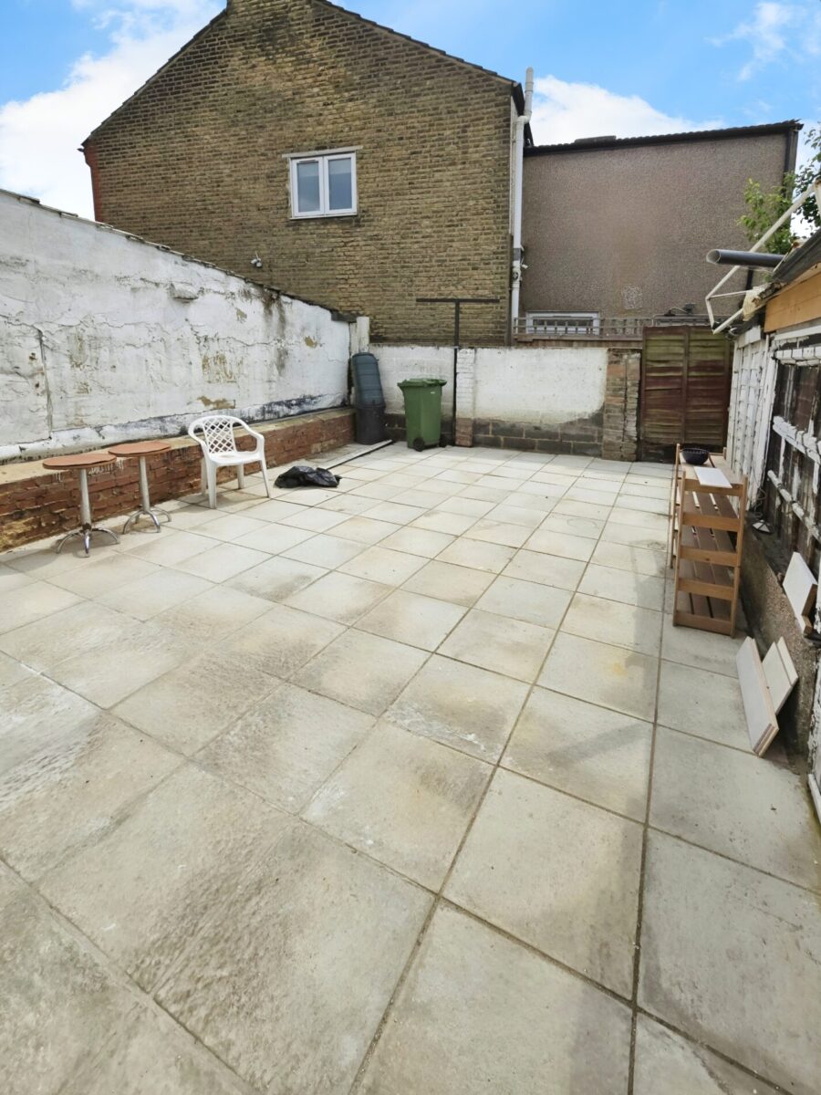 2-Bedroom House For Rent Barking, IG11
