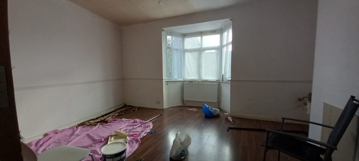 Shop with Flat For Sale, Dagenham, RM8