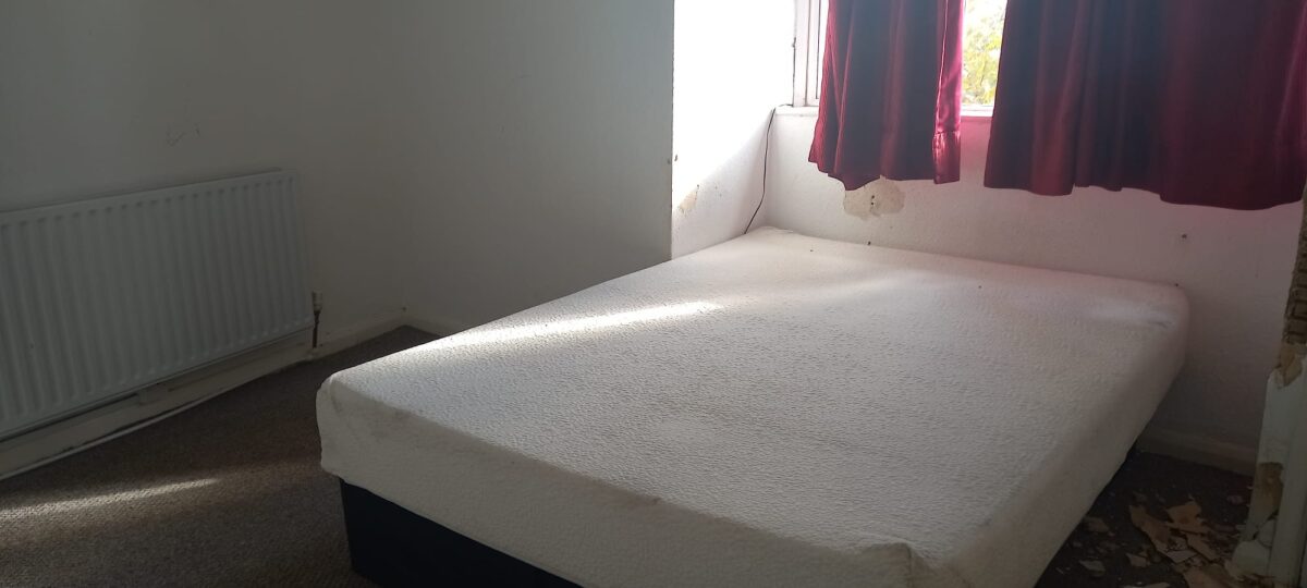 Shop with Flat For Sale, Dagenham, RM8