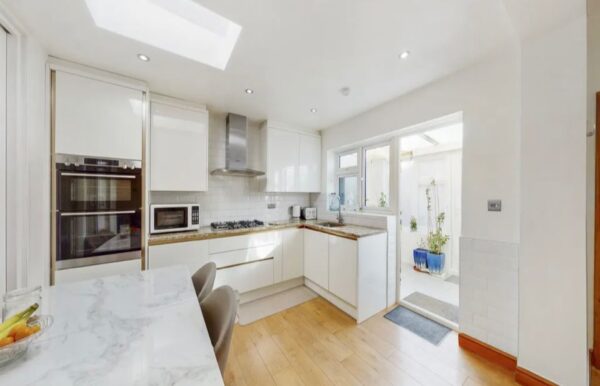 Spacious 8-Bedroom Property for Sale, IG11