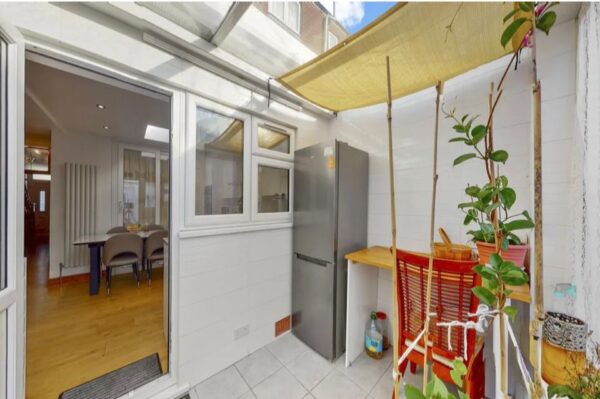 Spacious 8-Bedroom Property for Sale, IG11