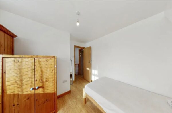 Spacious 8-Bedroom Property for Sale, IG11