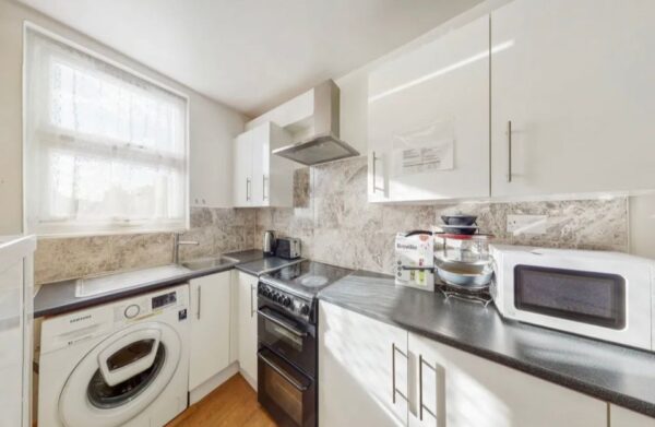 Spacious 8-Bedroom Property for Sale, IG11